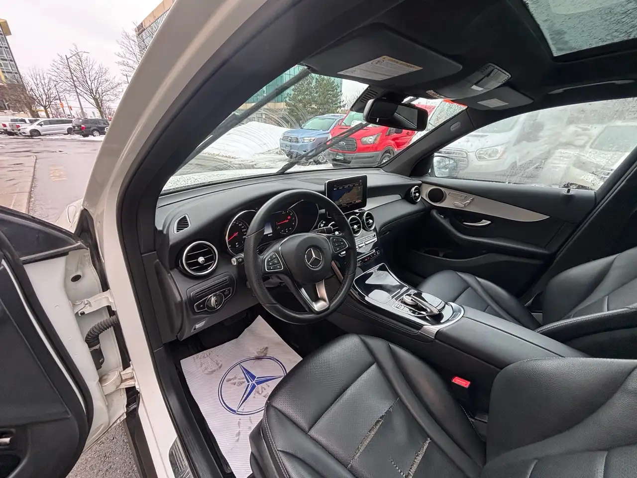 Mercedes-Benz GLC снимка Mercedes-Benz GLC
