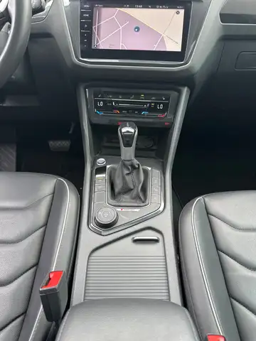 Volkswagen Tiguan view 17