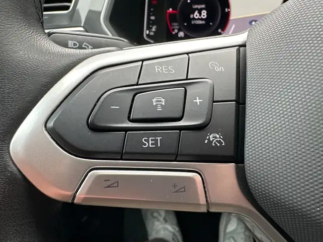 Volkswagen Tiguan view 15