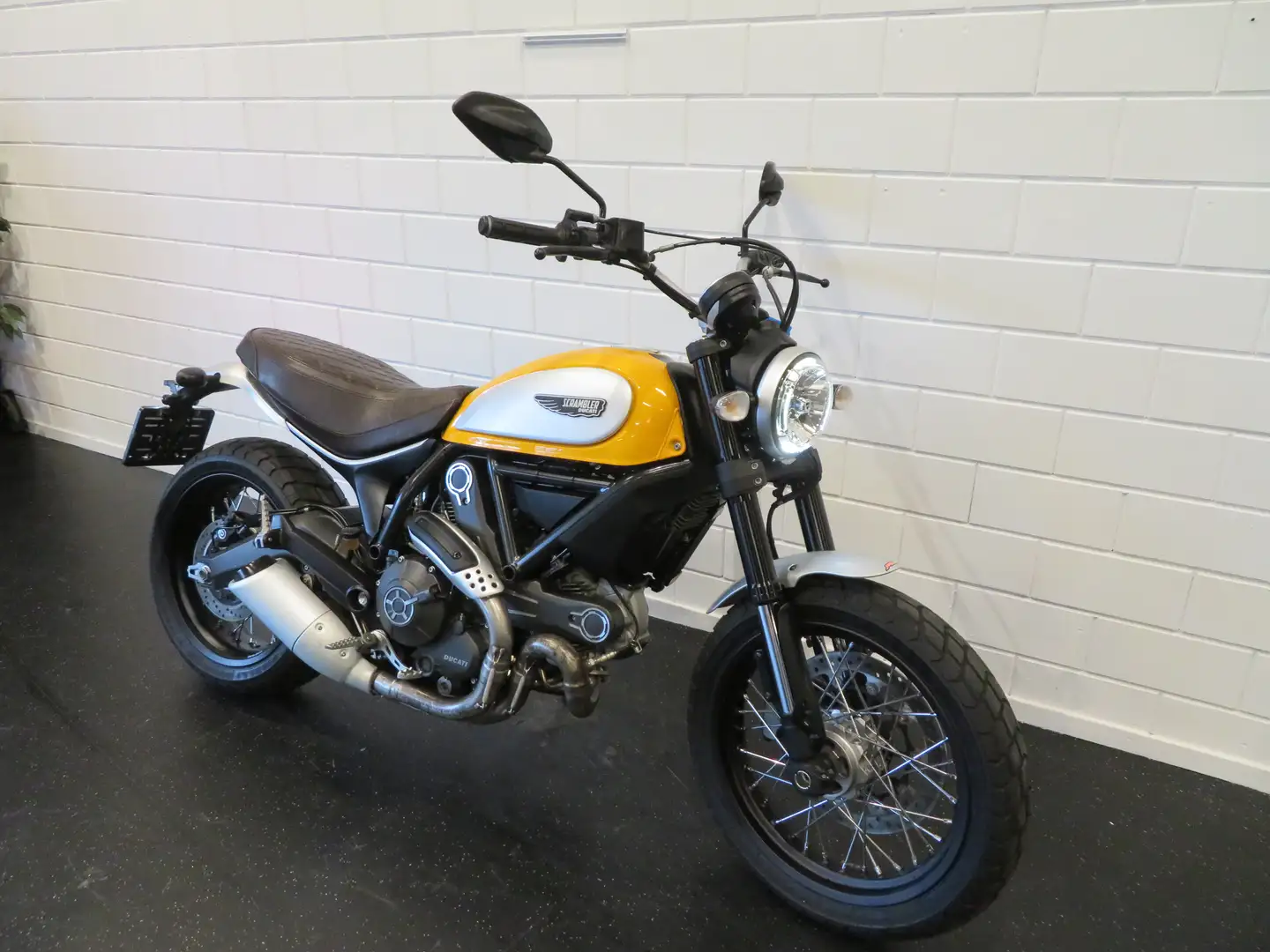 Ducati Scrambler 800 ABS TOP! HISTORIE... Galben - 2