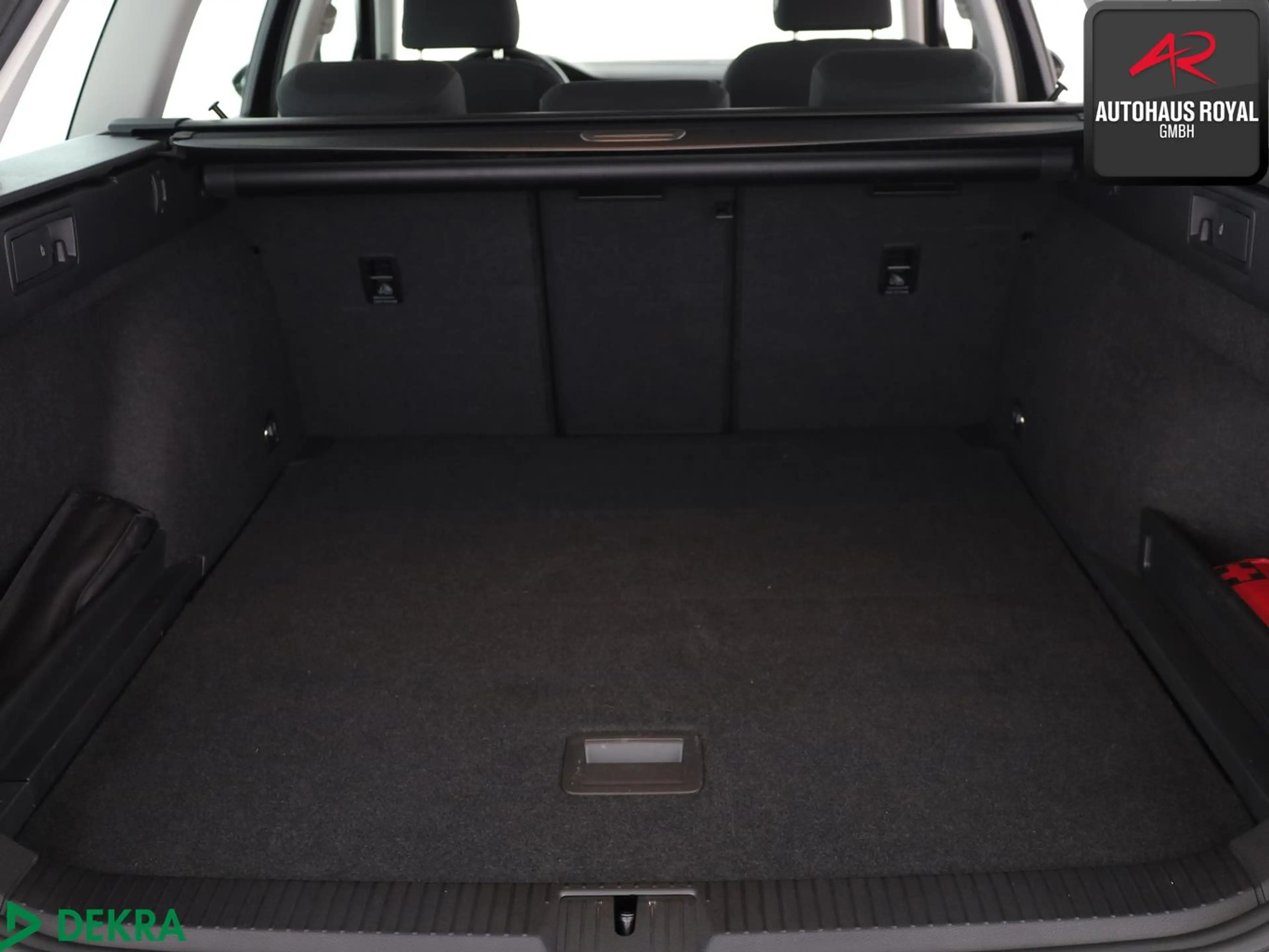 Volkswagen Passat Avant 2.0 TDI KAMERA,SITZHZ,NAVI,1.HAND — photo 13