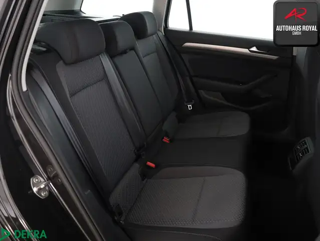 Volkswagen Passat view 12