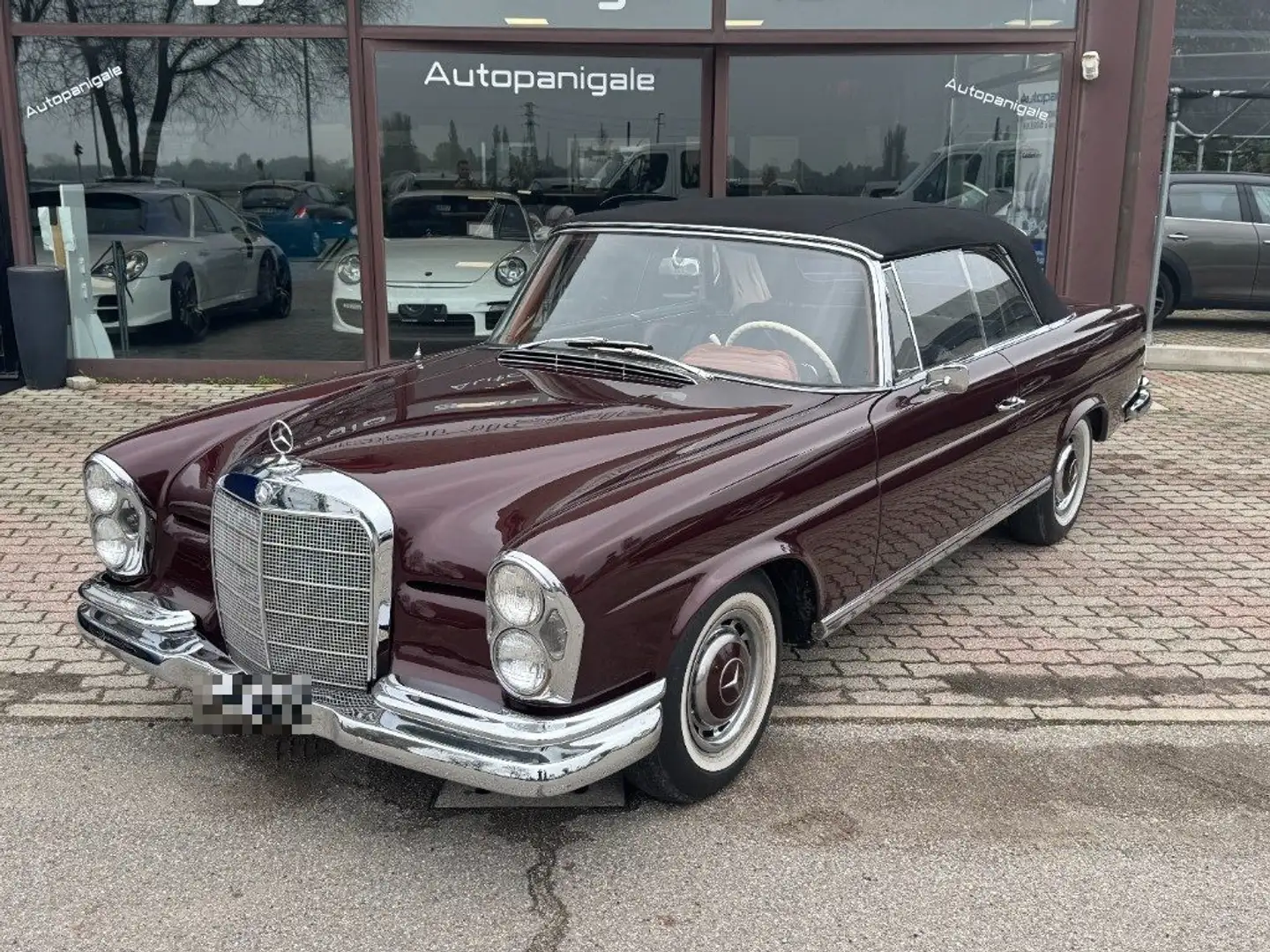 Mercedes-Benz E 220 220 SE CABRIOLET CAMBIO AUTOMATICO Rosso - 2