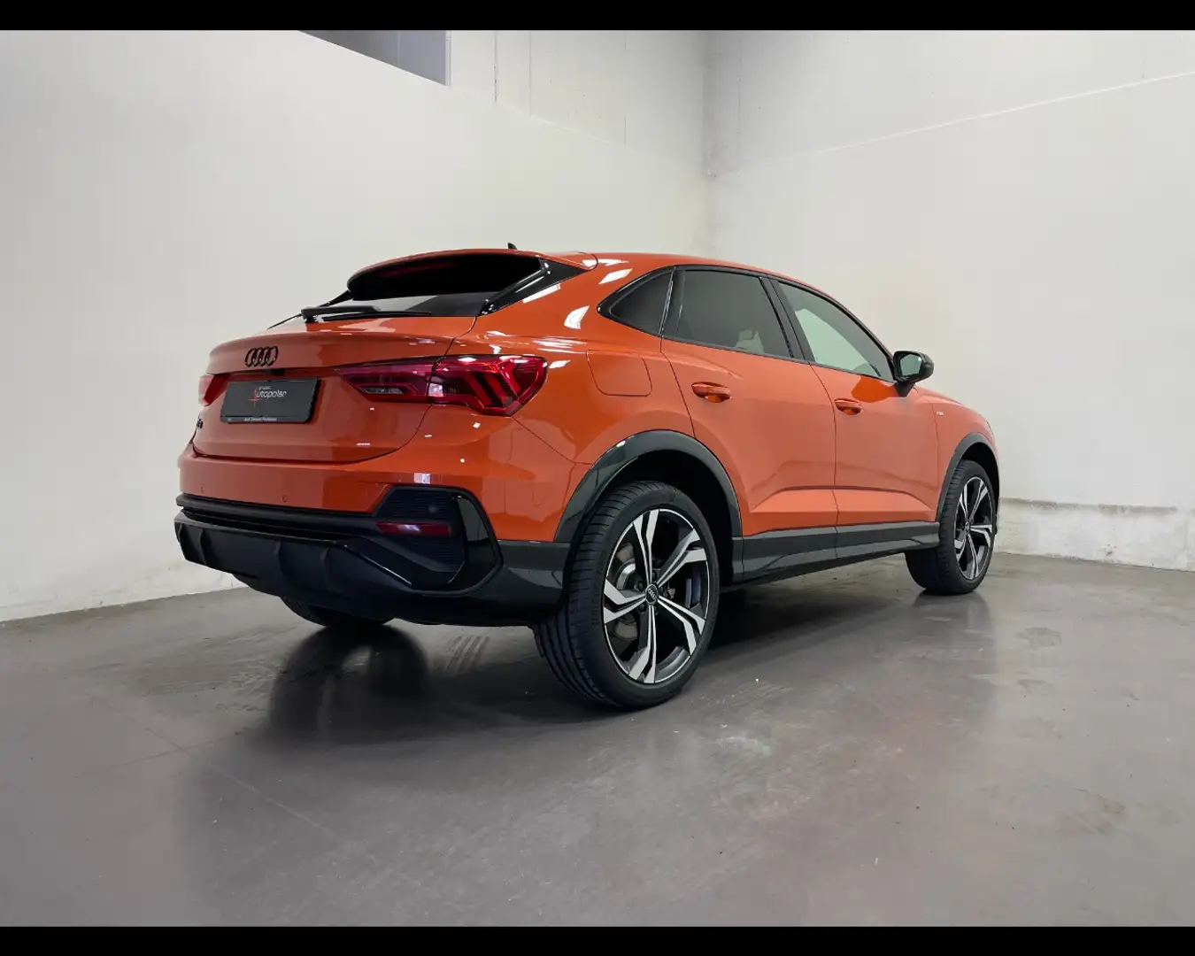 Audi Q3 SPORTBACK 45 TFSIe S-TRONIC IDENTITY BLACK Arancione - 2