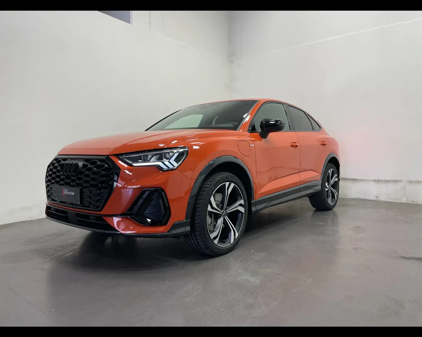 Audi Q3 SPORTBACK 45 TFSIe S-TRONIC IDENTITY BLACK Arancione - 1