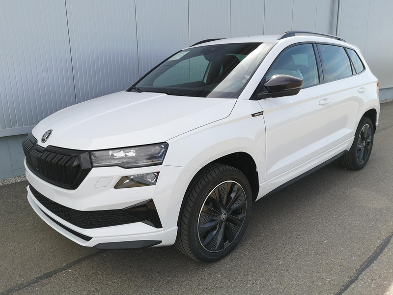 Skoda Karoq Sportline 2.0TDI DSG 4x4 AHK Matrix Navi ACC 11...
