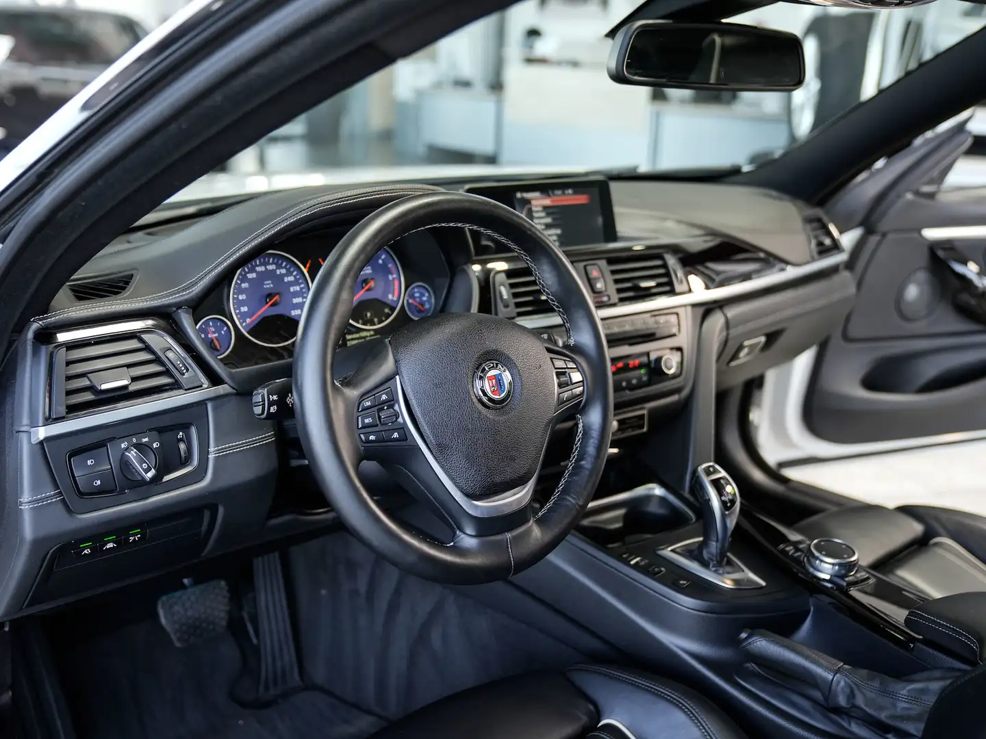 Alpina D4 Biturbo Coupe 20LM Glasdach H/K HUD Білий - 2