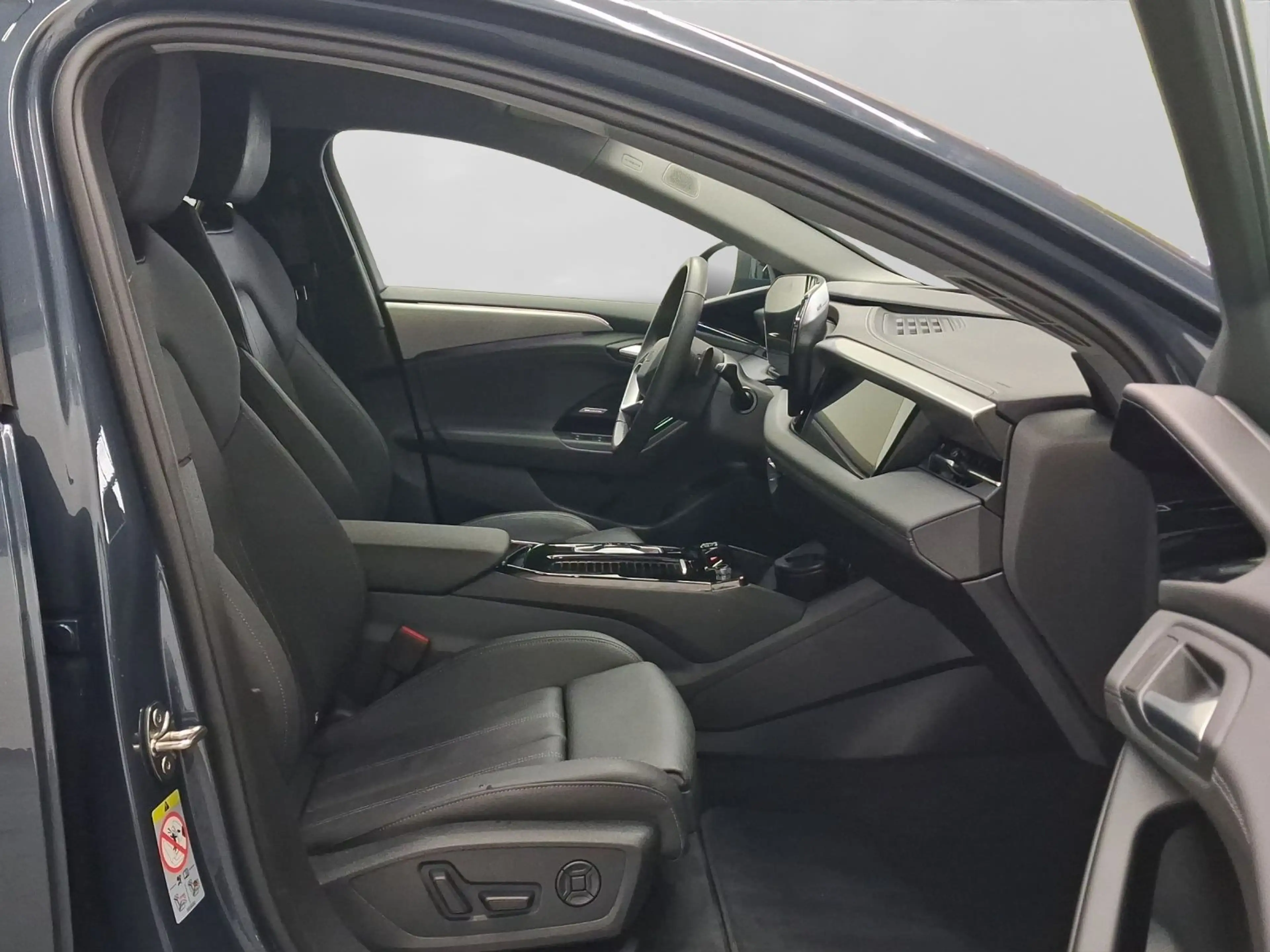 Audi A6 e-tron Q Performance S LINE LM20 AHK LE — photo 4