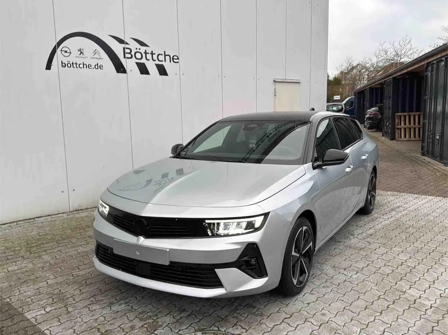 Opel Astra ST 1.2 GS Line AT/AHK/LED/Navi/Shz/Kamera/Klimaaut Silber - 2
