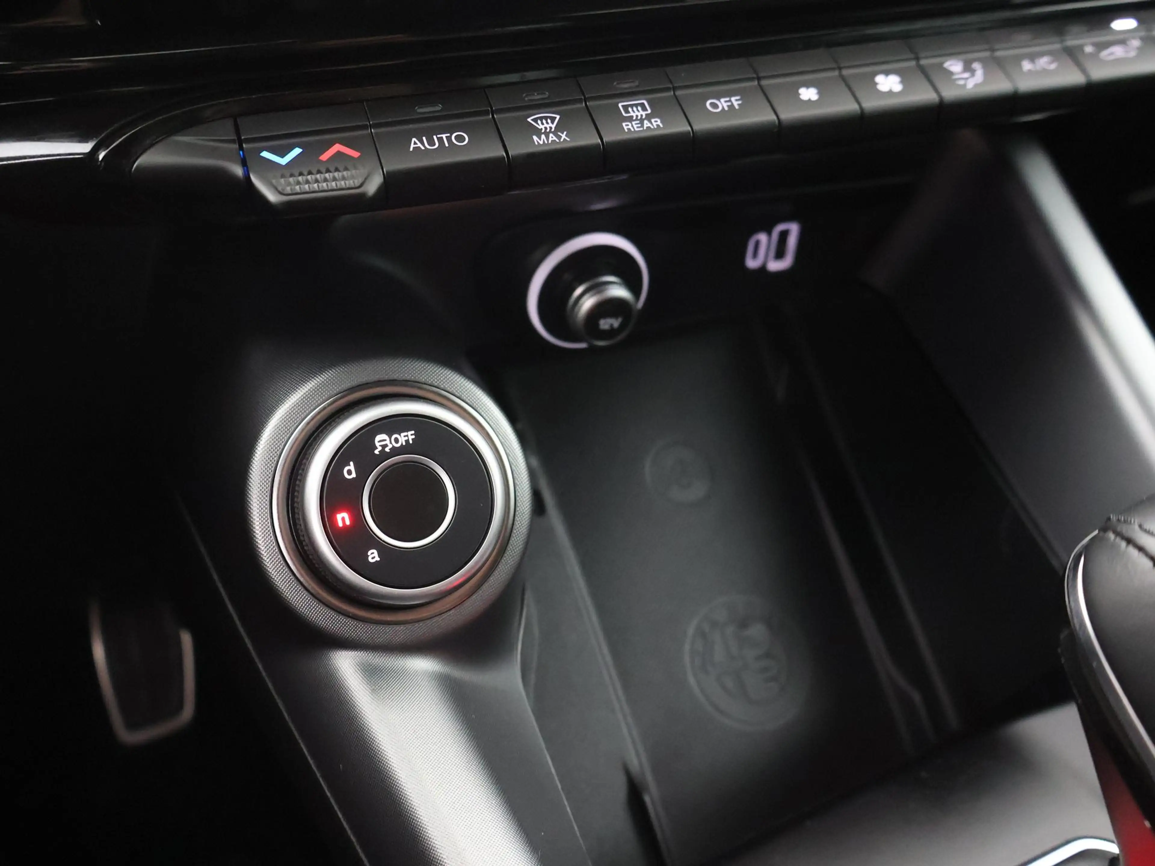 Alfa Romeo Tonale 1.5T Hybrid 160PK Edizione Speciale WINTERPACK|20I — photo 25