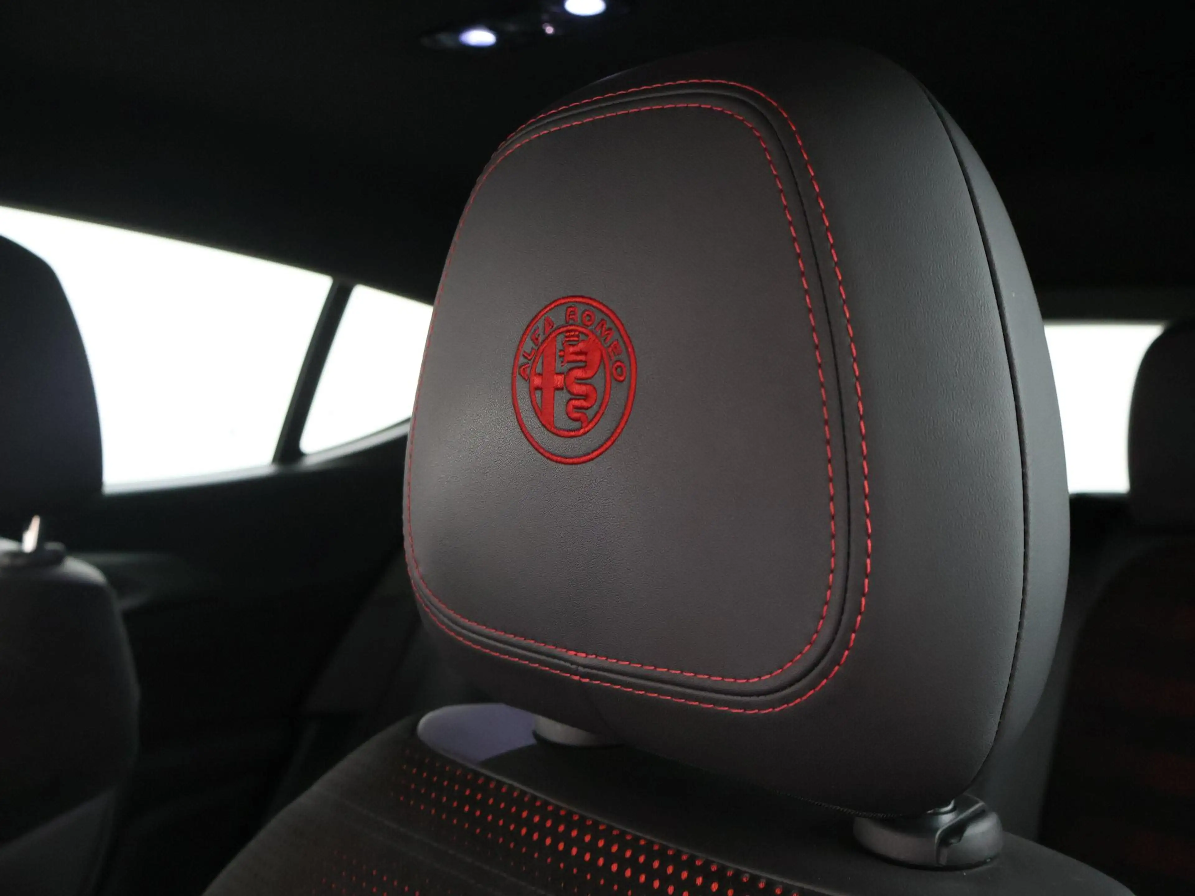 Alfa Romeo Tonale 1.5T Hybrid 160PK Edizione Speciale WINTERPACK|20I — photo 36