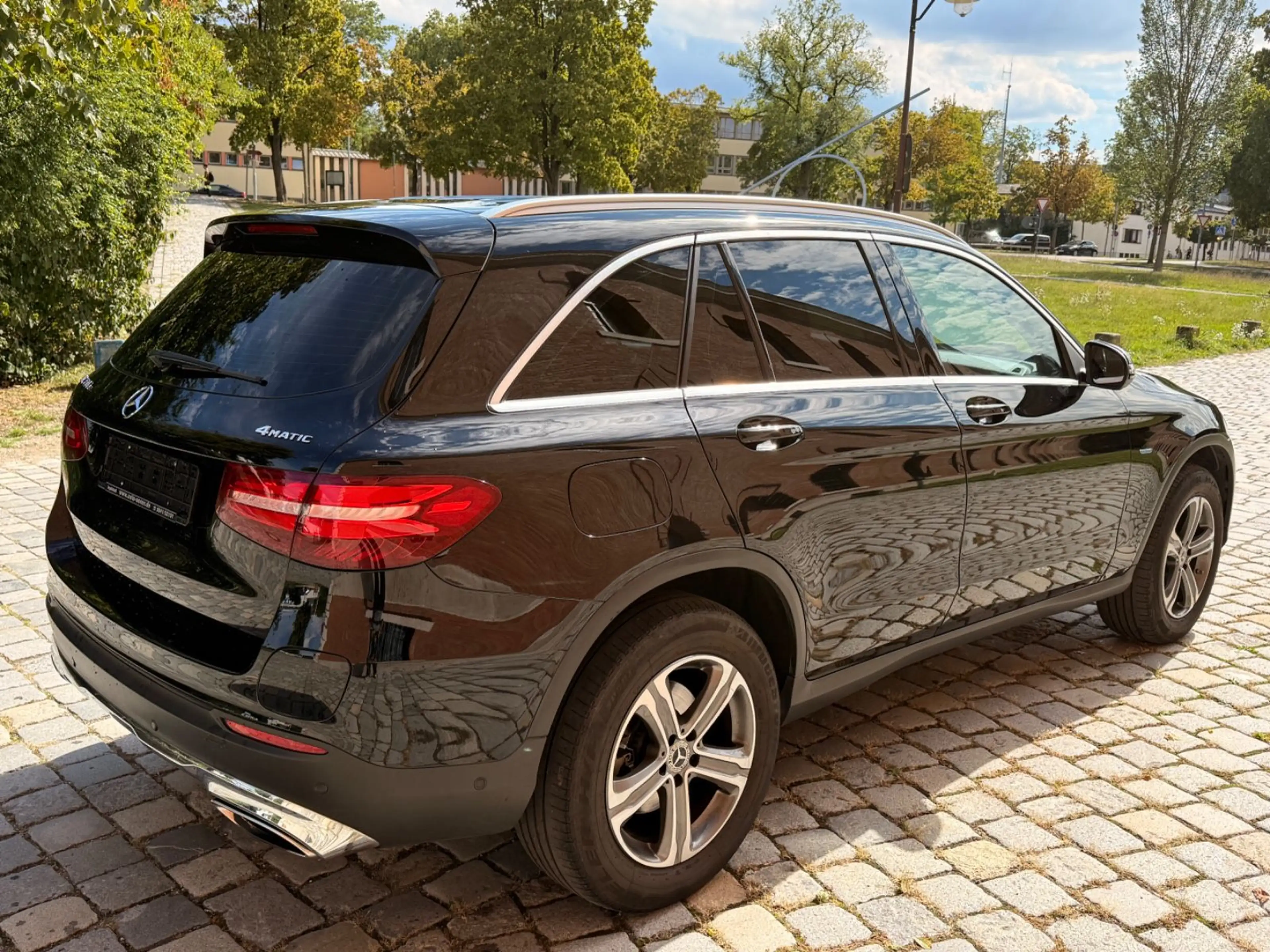 Mercedes-Benz GLC 350 E 4Matic*Navi*SHZ*Alcantara*EURO6* — photo 6