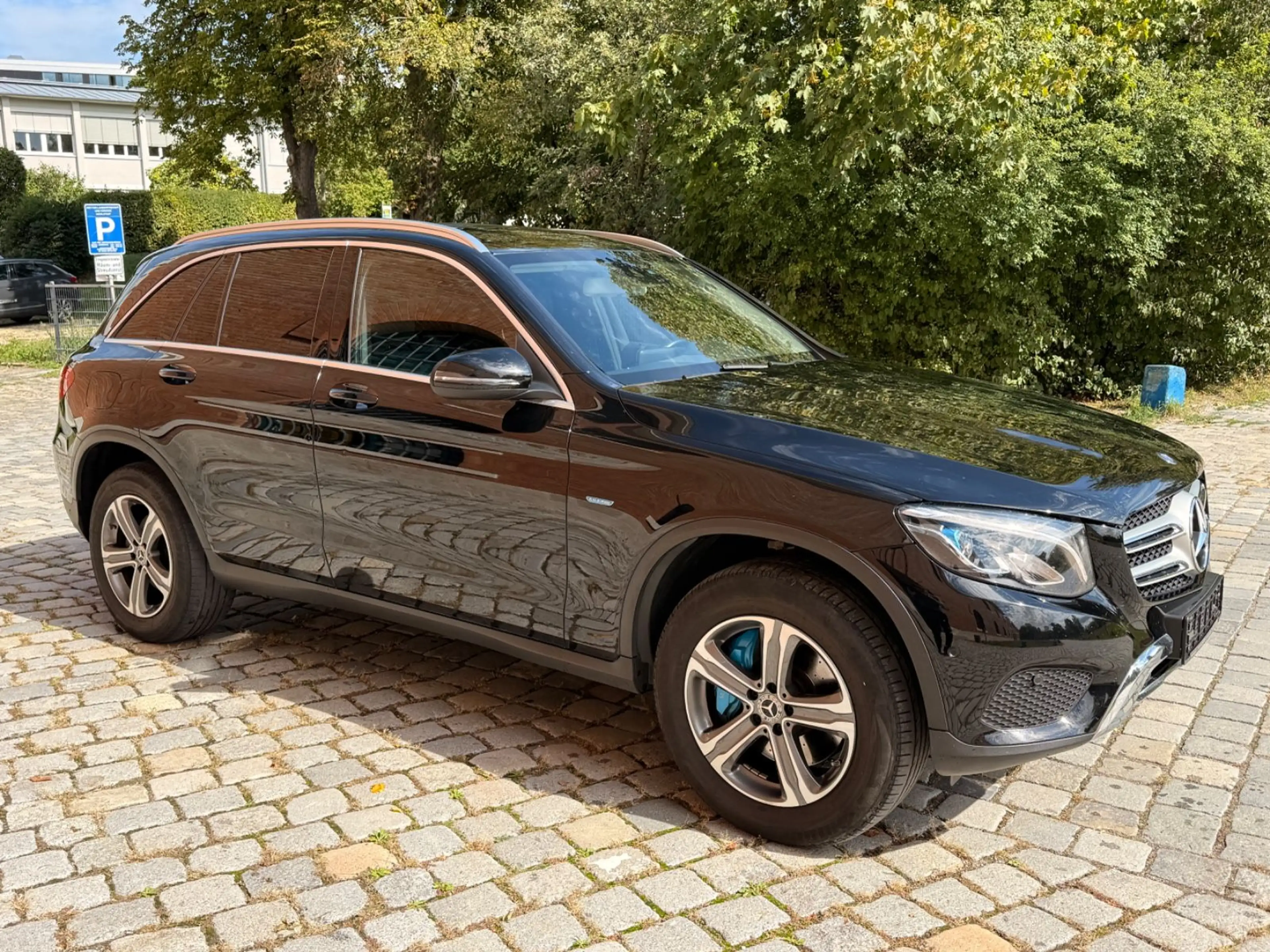 Mercedes-Benz GLC 350 E 4Matic*Navi*SHZ*Alcantara*EURO6* — photo 5