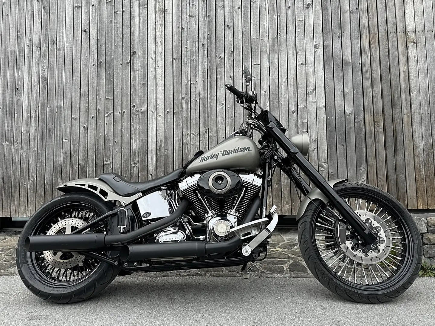Harley-Davidson Softail Softail Custom FXSTC Fekete - 1