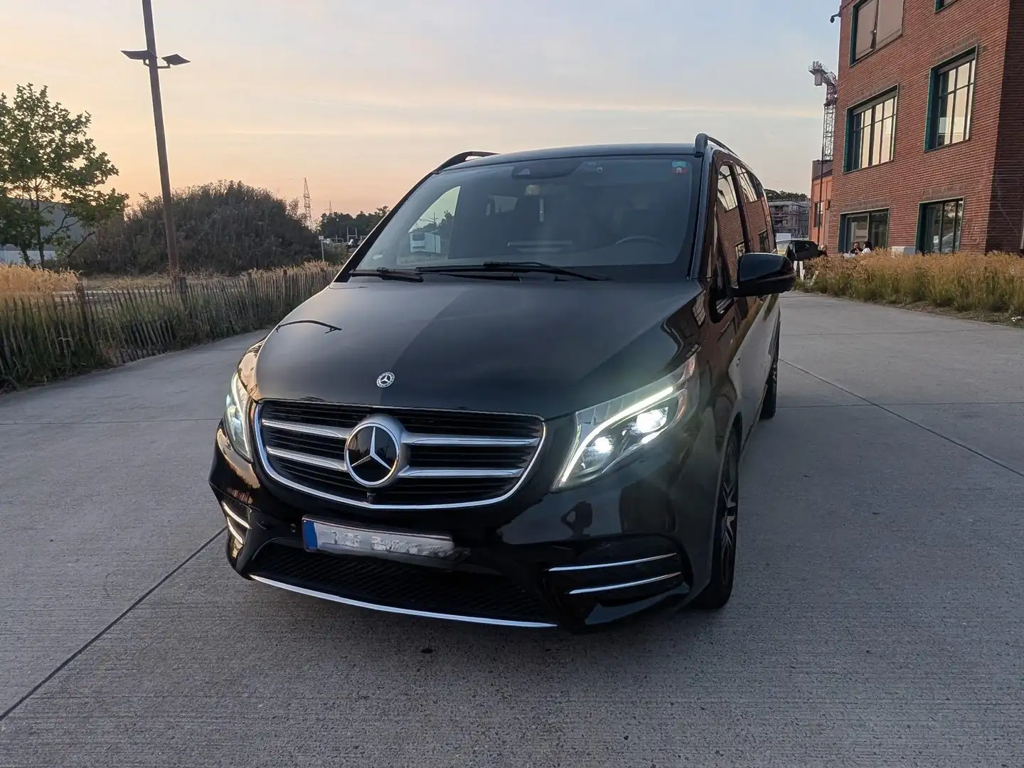Mercedes-Benz V 250 V 250 d lang 7G-TRONIC Exclusive Edition Brun - 2