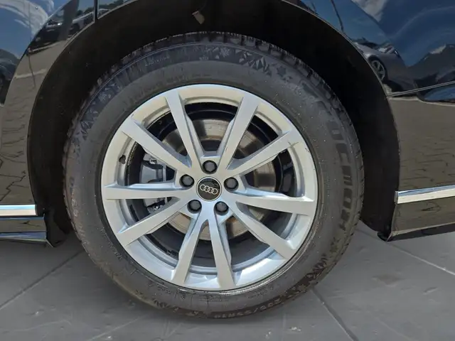 Audi A8 view 15