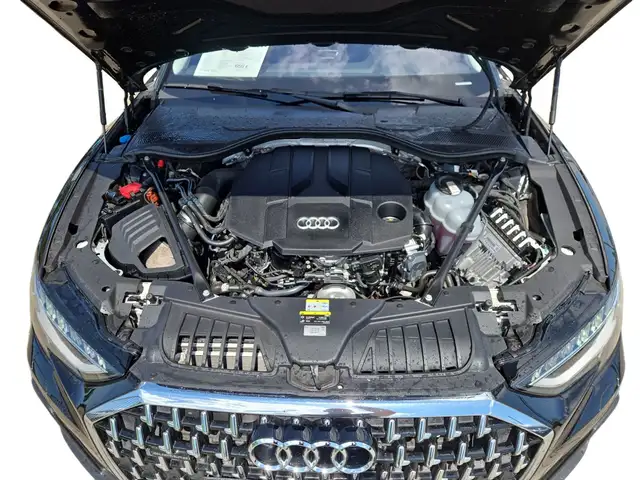 Audi A8 view 12