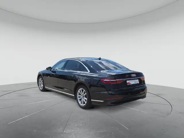 Audi A8 view 3