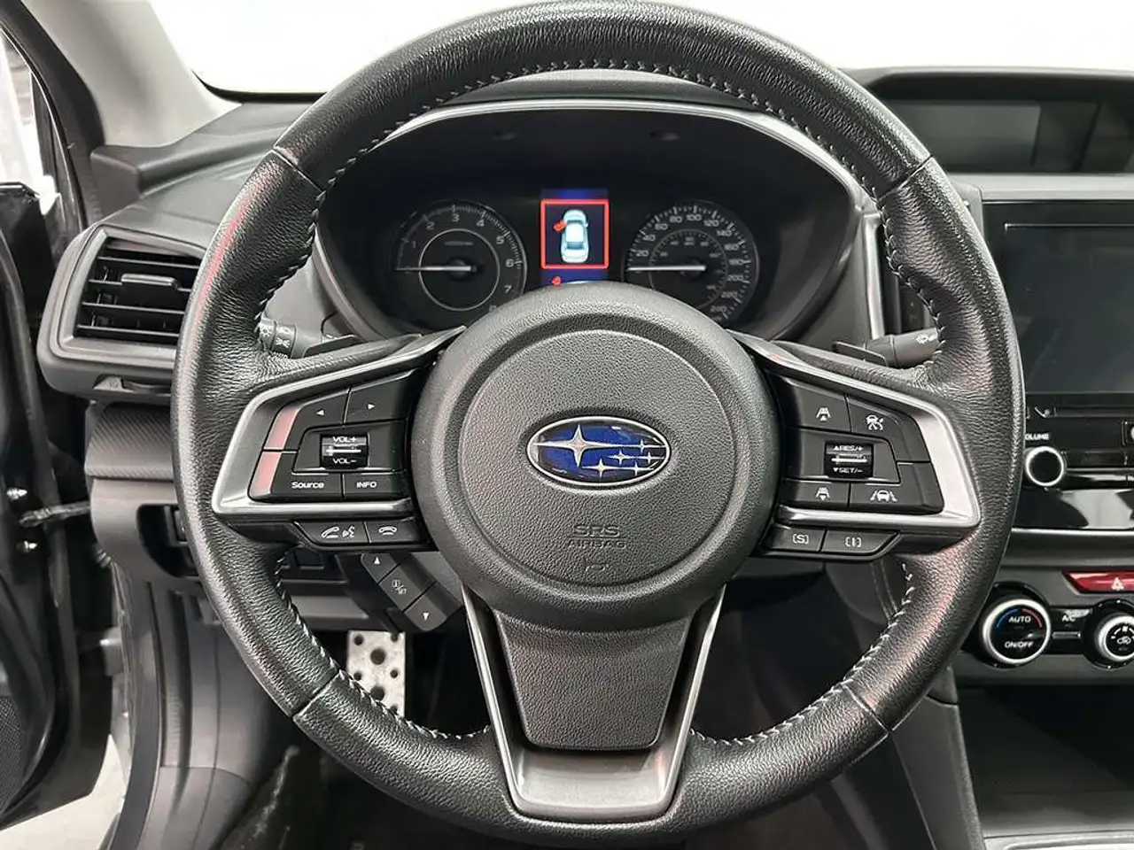 Subaru Impreza снимка Subaru Impreza
