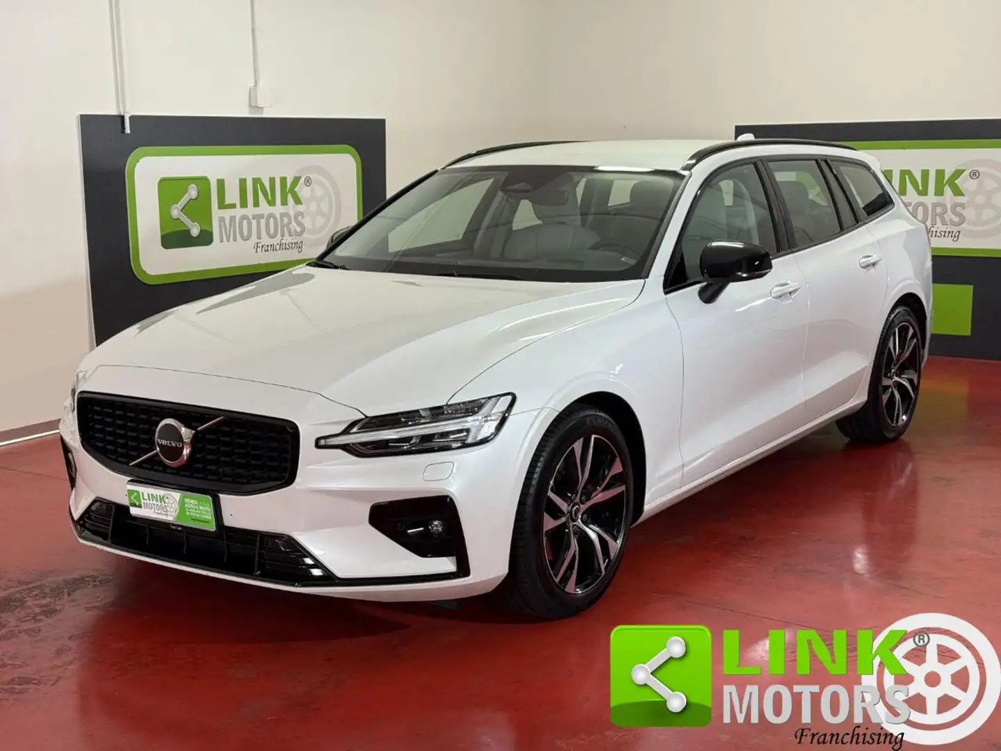 Volvo V60 B4 (d) aut Ultimate Dark IVA ESP. GARANZIA 24 Blanc - 1