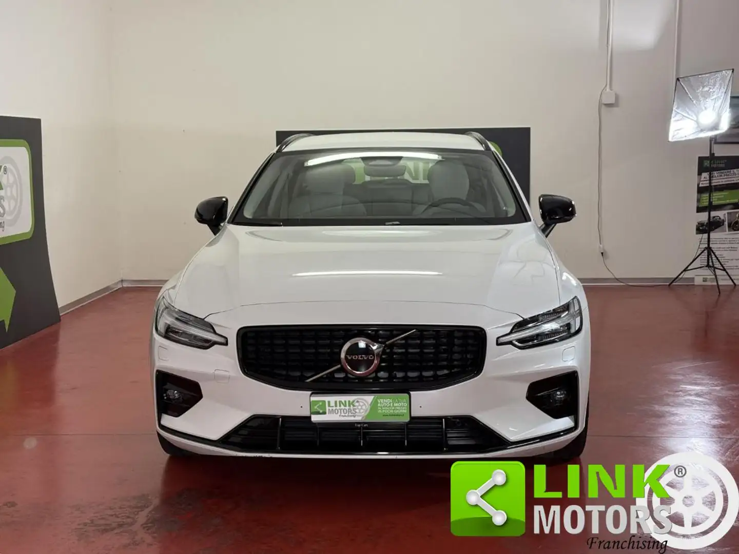 Volvo V60 B4 (d) aut Ultimate Dark IVA ESP. GARANZIA 24 Blanc - 2