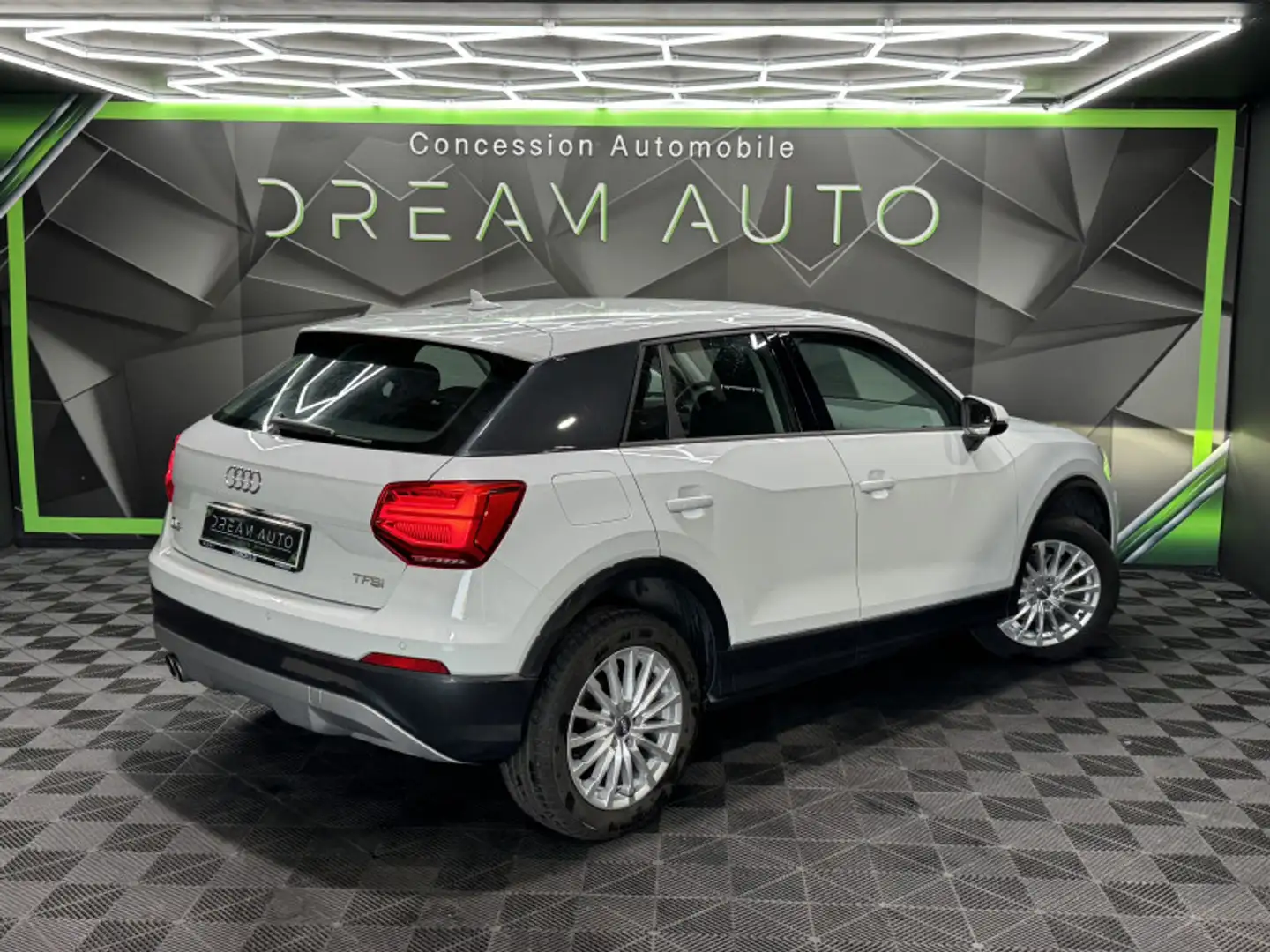 Audi Q2 1.4 TFSI 150CH COD DESIGN Blanc - 2