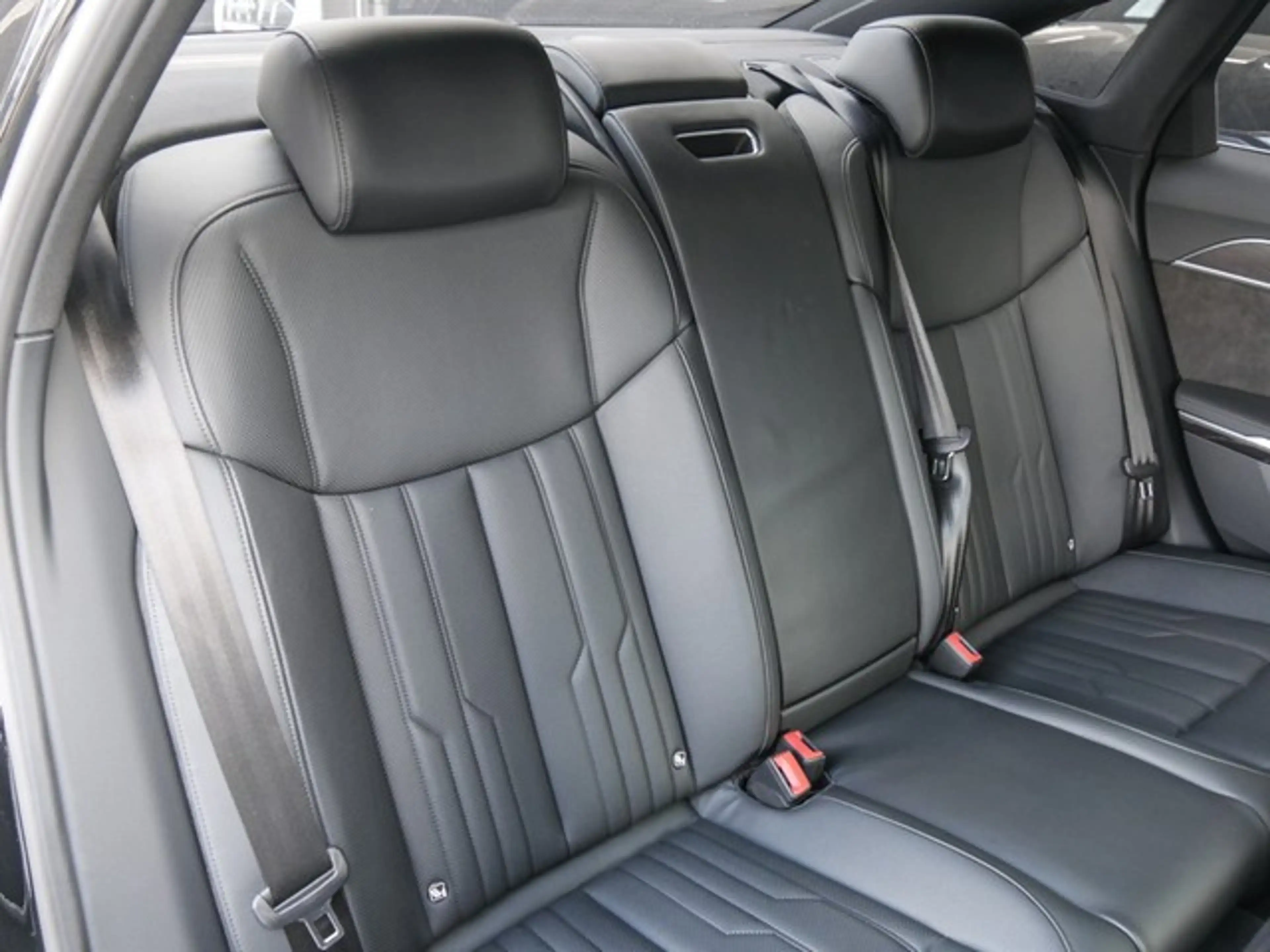 Audi A8 50 Qu. PANO B&O ACC 360°CAM ALU20 HEADUP — photo 5