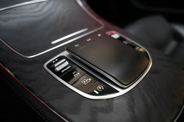 Mercedes-Benz E Class view 15