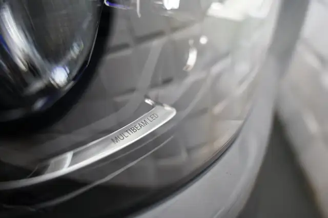Mercedes-Benz E Class view 30
