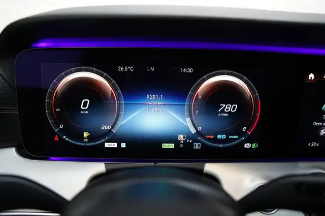 Mercedes-Benz E Class view 14