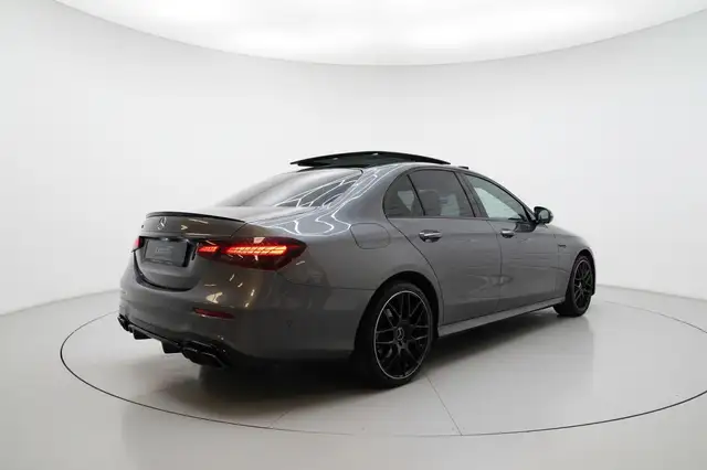 Mercedes-Benz E Class view 6