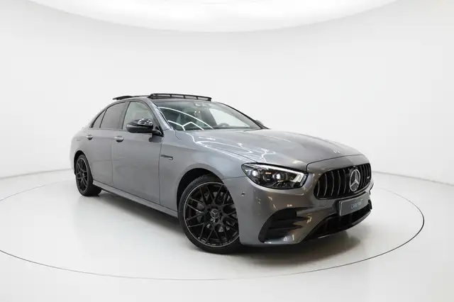 Mercedes-Benz E Class view 3