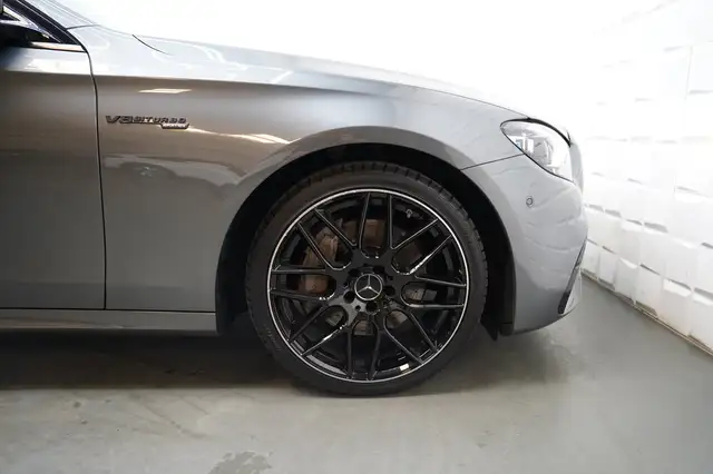 Mercedes-Benz E Class view 11