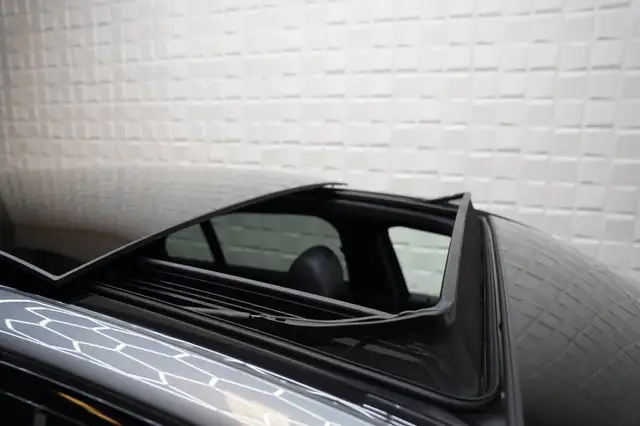 Mercedes-Benz E Class view 10