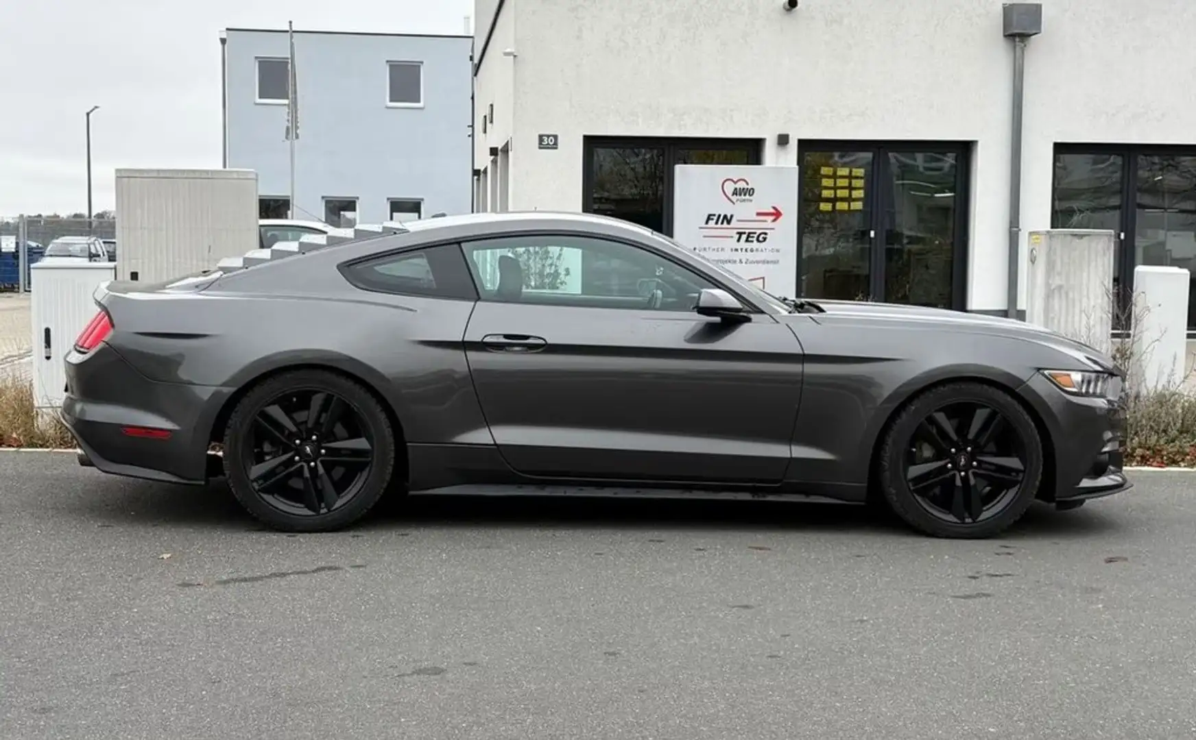 Ford Mustang 2.3 EcoBoost 314cv (Fastback) Gris - 2