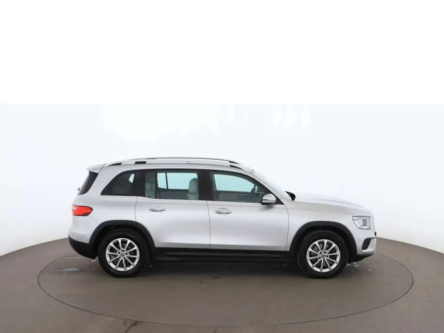 Mercedes-Benz GLB 200 d 4Matic Style Aut AHK SKY RADAR LEDER Stříbrná - 2