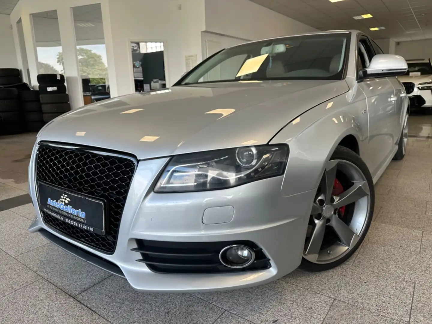 Audi A4 Lim. 2.7 Automatik Navi SHZ Xenon Sport-Fahrw Silber - 1