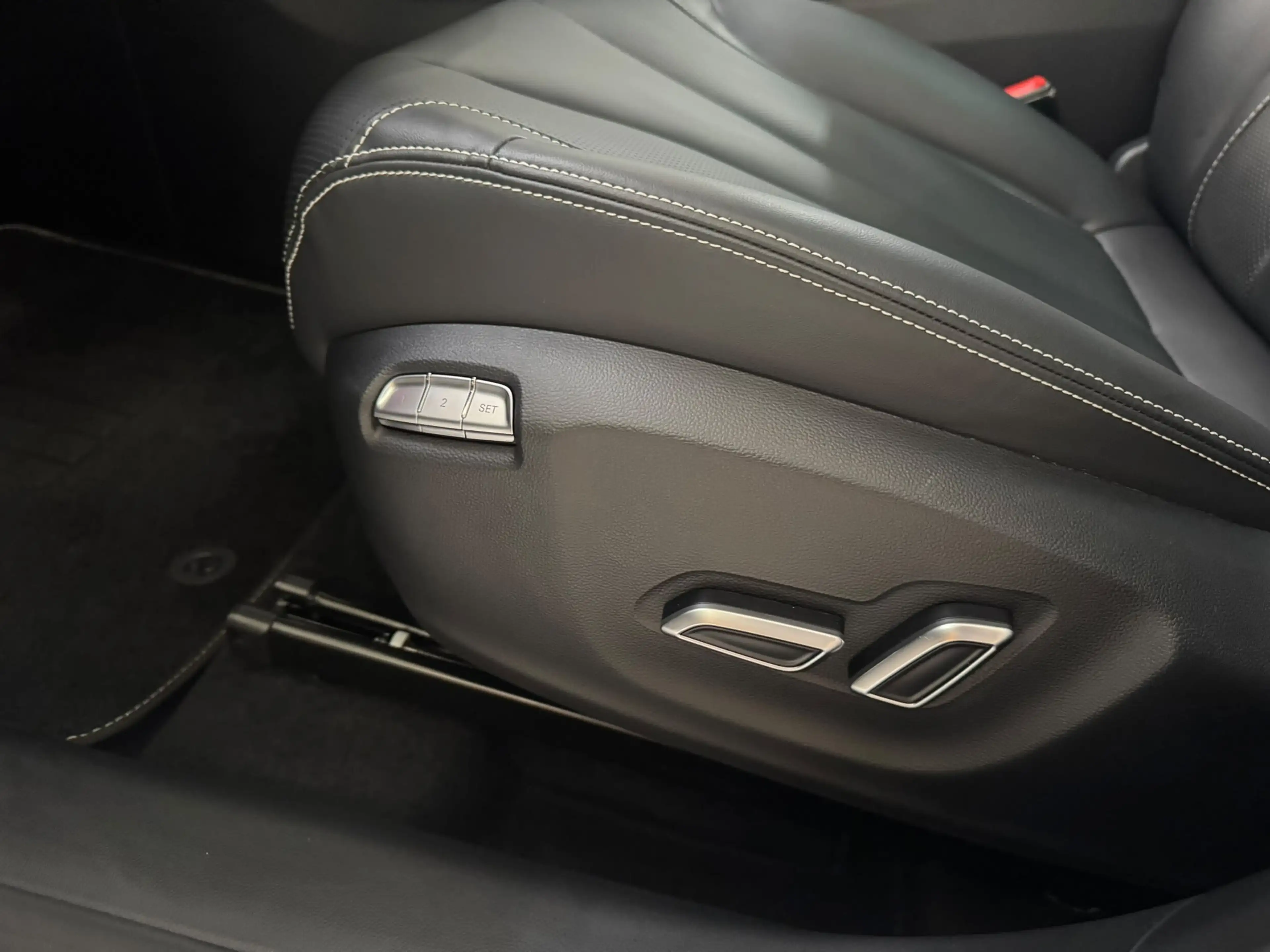MG Marvel R Performance BOSE Pano Sitzbelüftung Mem — photo 13