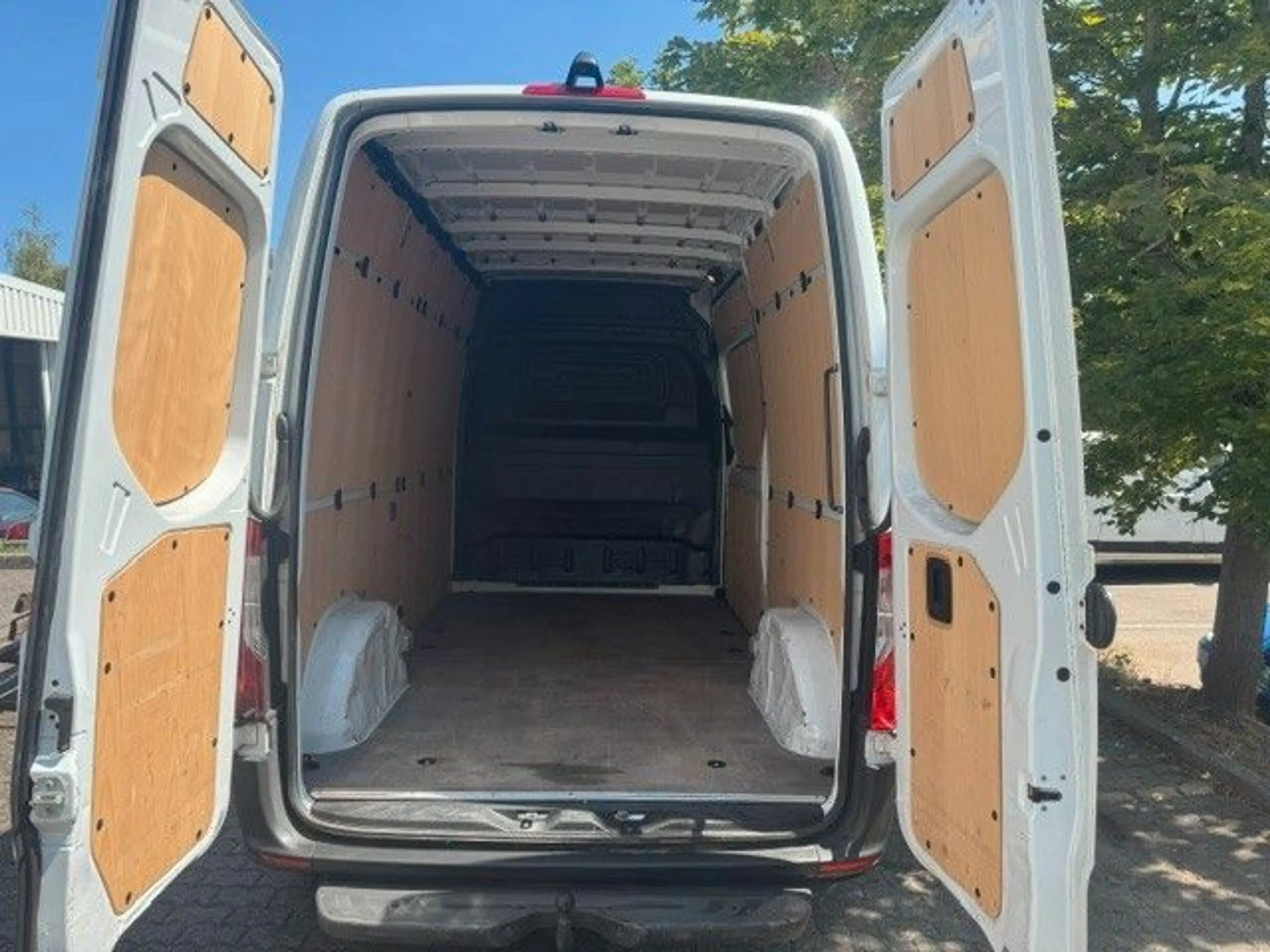Mercedes-Benz Sprinter III Kasten FWD 315 CDI L2 — photo 11