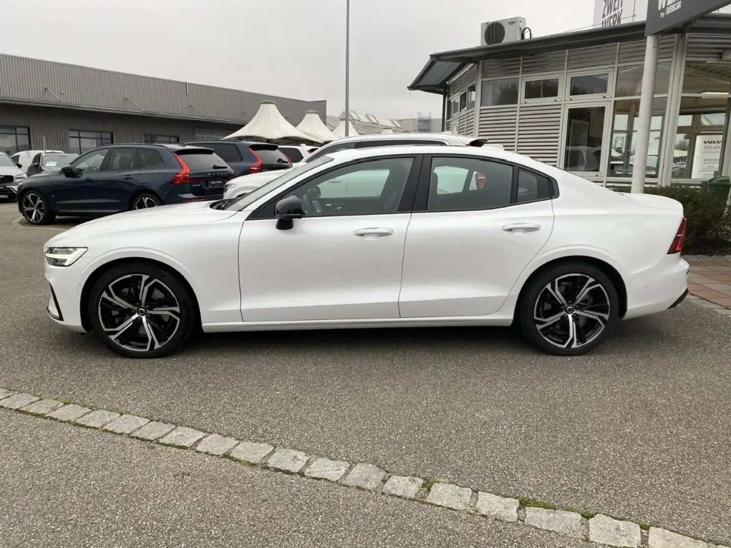 Volvo S60 Ultimate Dark B5 AWD HUD StandHZG Leder Digitales Weiß - 2