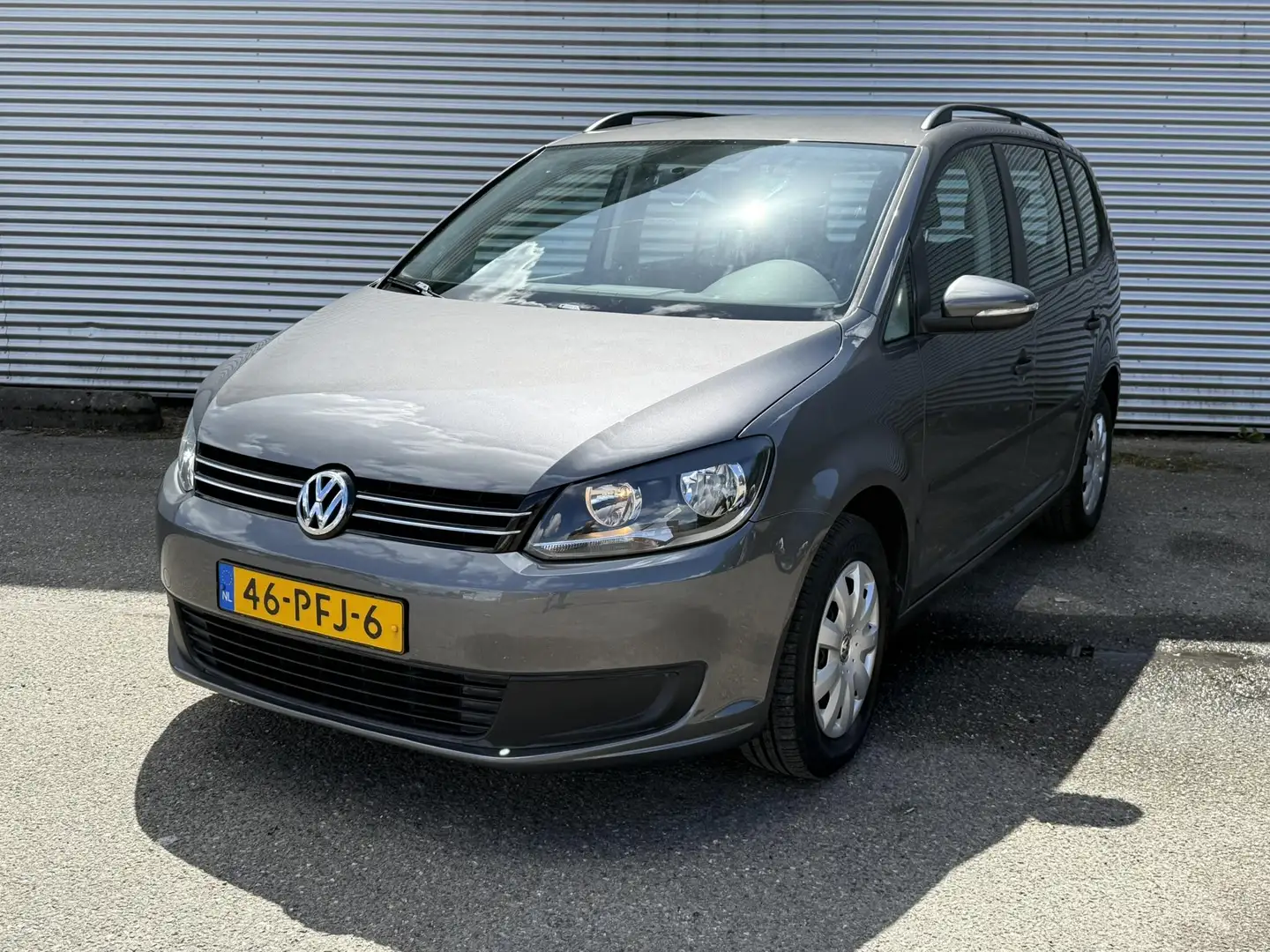 Volkswagen Touran 1.2 TSI Trendline BlueMotion Gris - 1