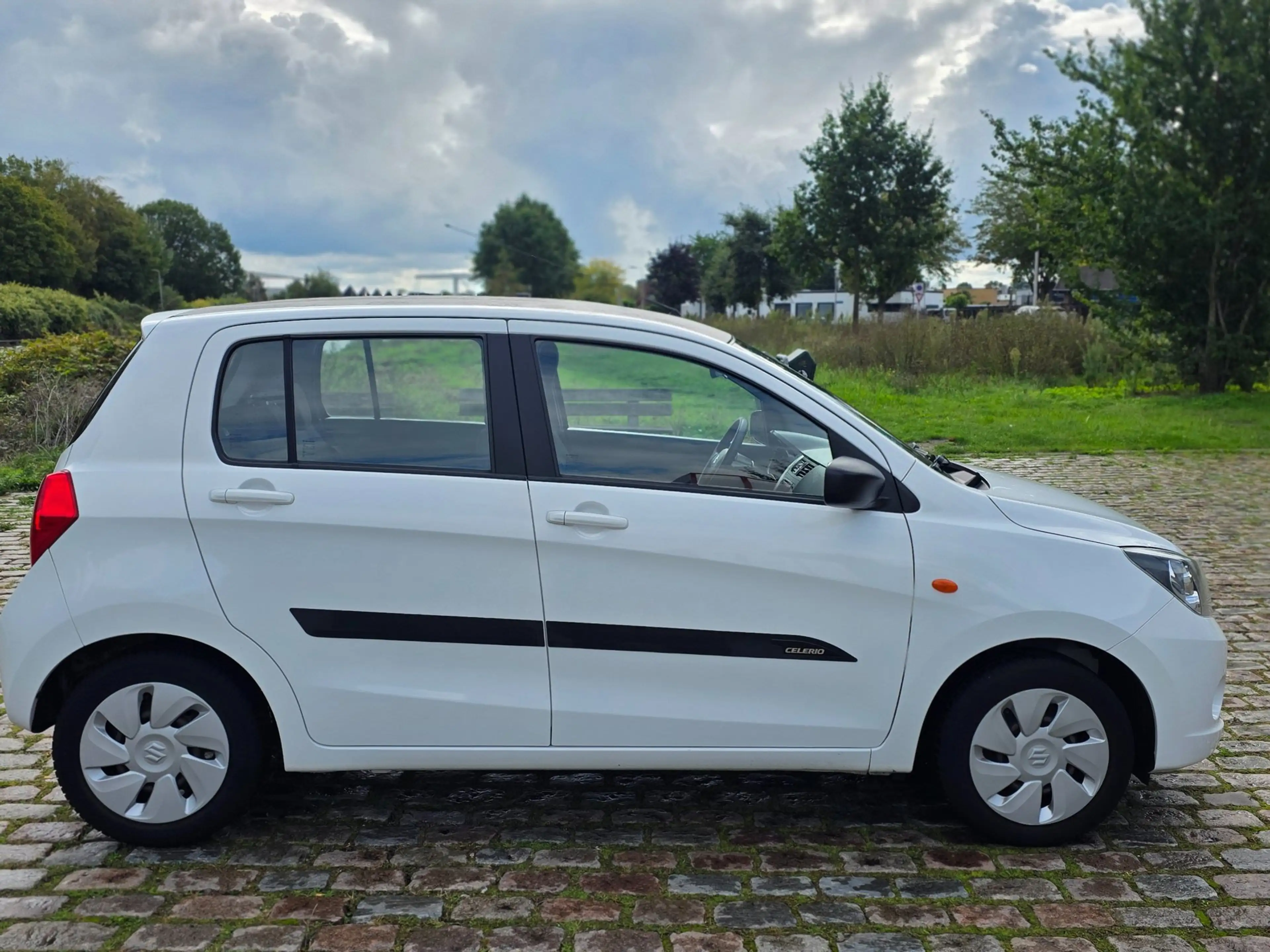 Suzuki Celerio 1.0 Comfort 1e eigenaar dealer onderhouden Bluetoo — photo 6