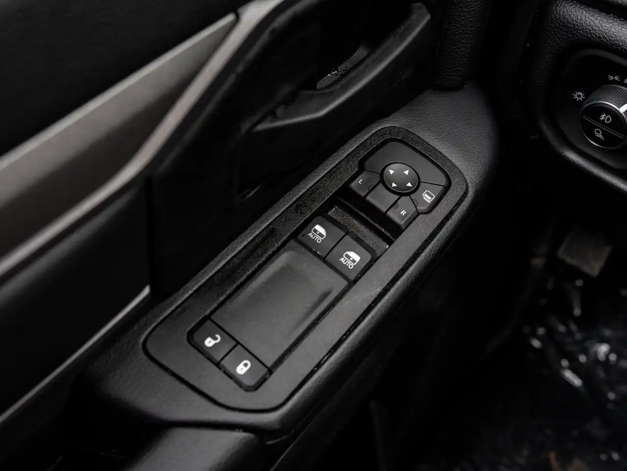 RAM 2500 снимка RAM 2500
