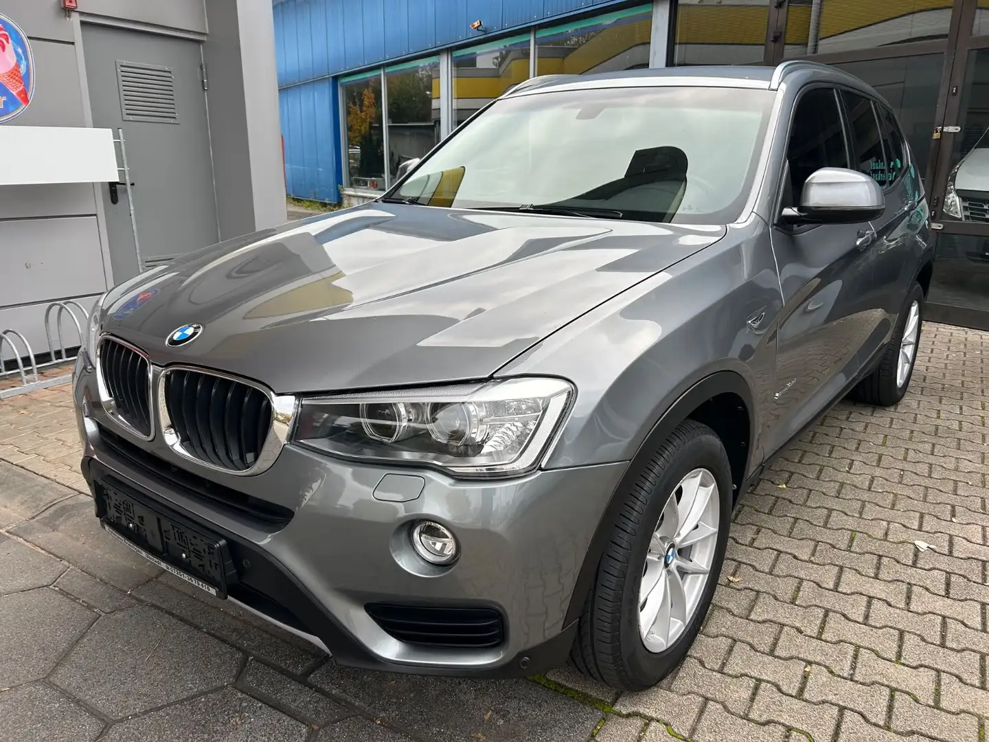 BMW X3 Baureihe X3 sDrive 18 d Automatik Xenon Grau - 2