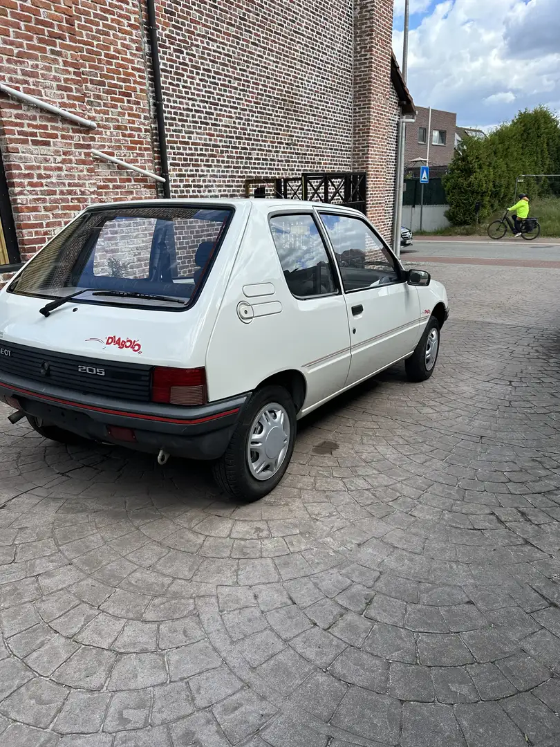 Peugeot 205 1000cc - 2