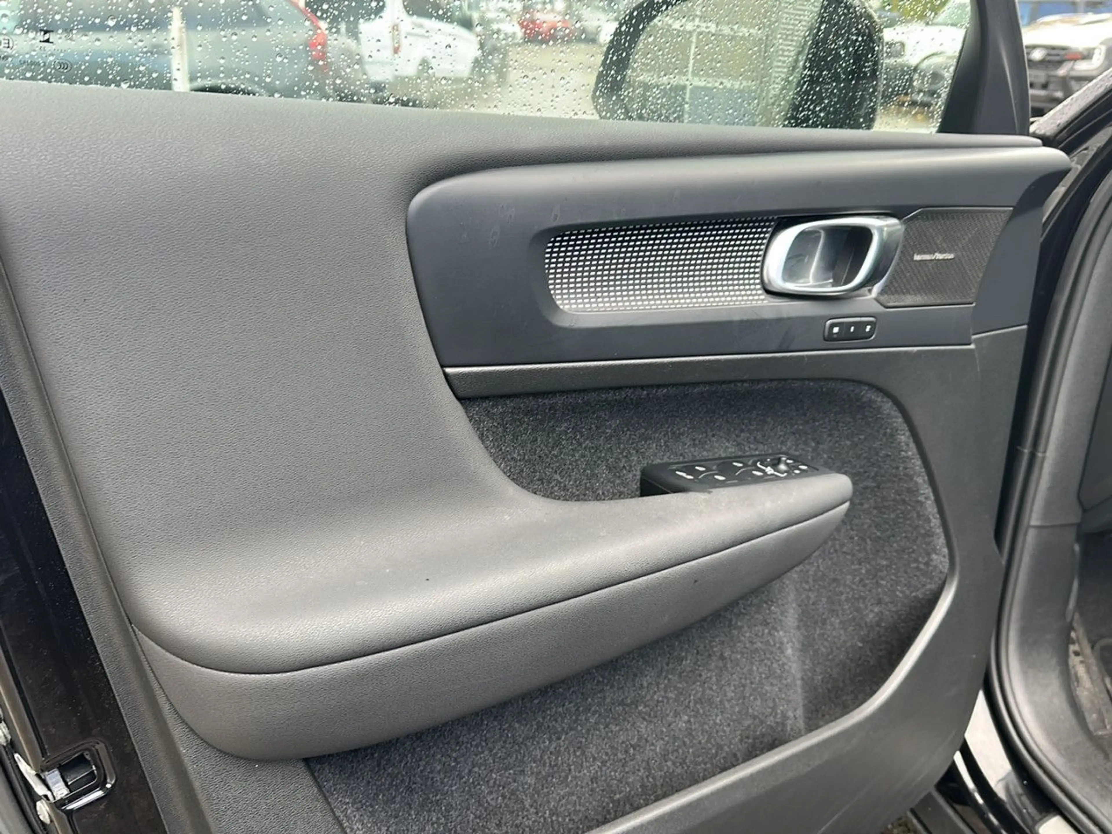Volvo XC40 XC 40 Plus Dark 2WD AHK Automatik Bluetooth LED — photo 9