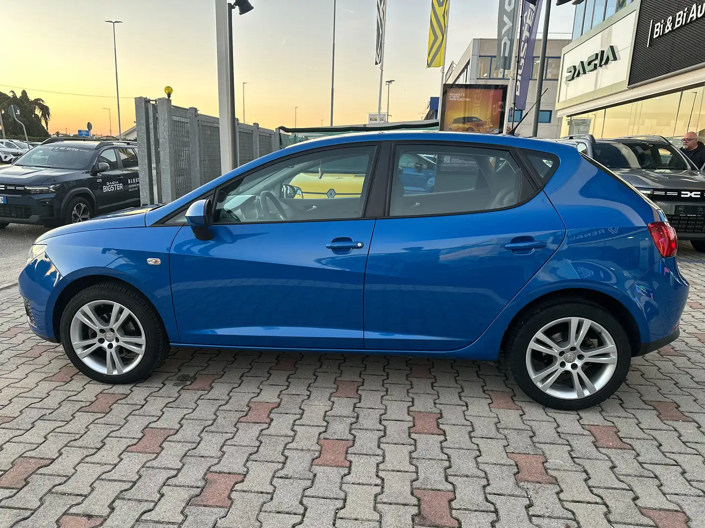 SEAT Ibiza Ibiza IV 2008 Berlina SC 1.6 tdi cr Style Blu/Azzurro - 2