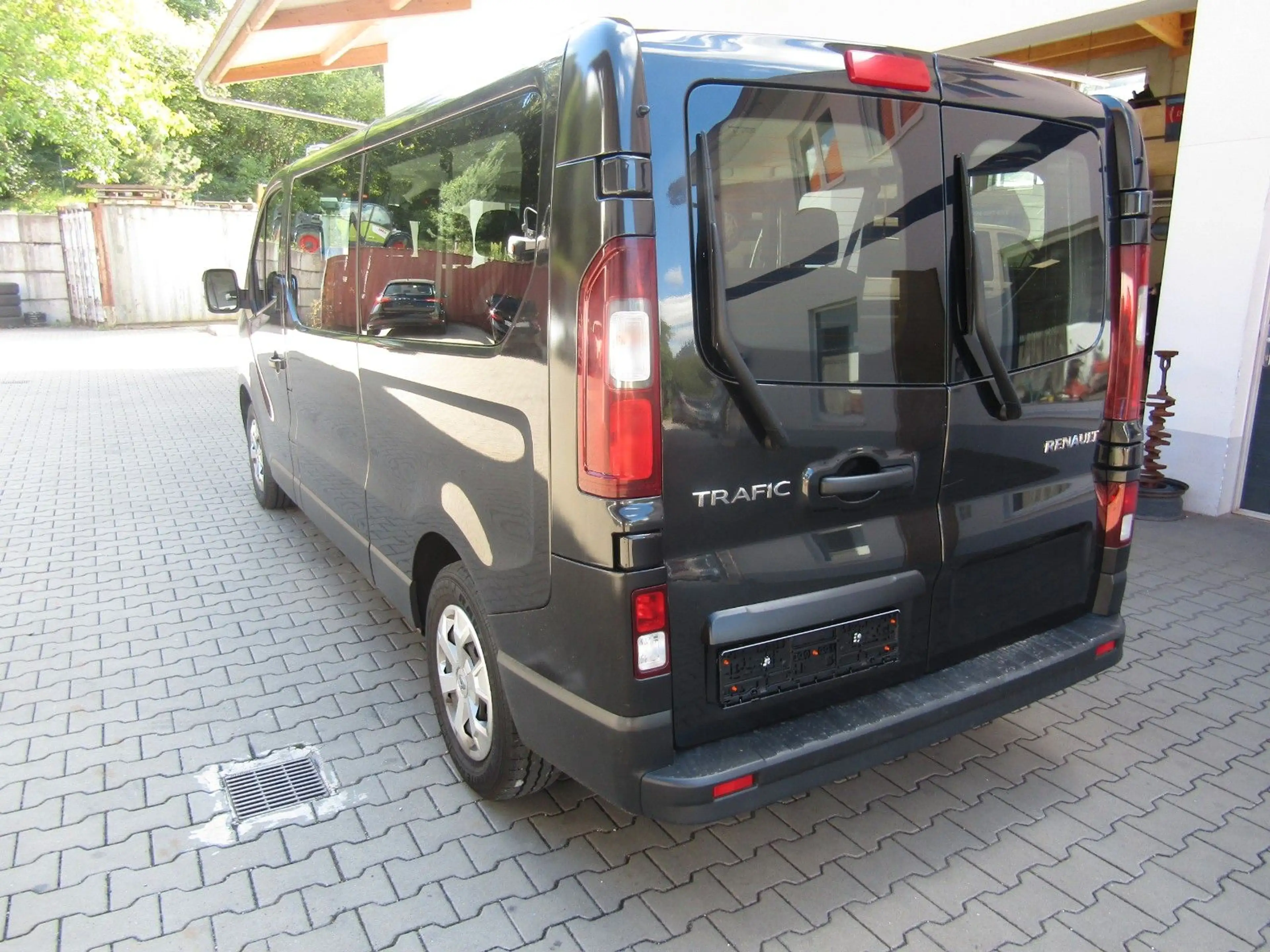 Renault Trafic 9 Sitzer L2 Equilibre Blue dCi 150 3,1t — photo 5