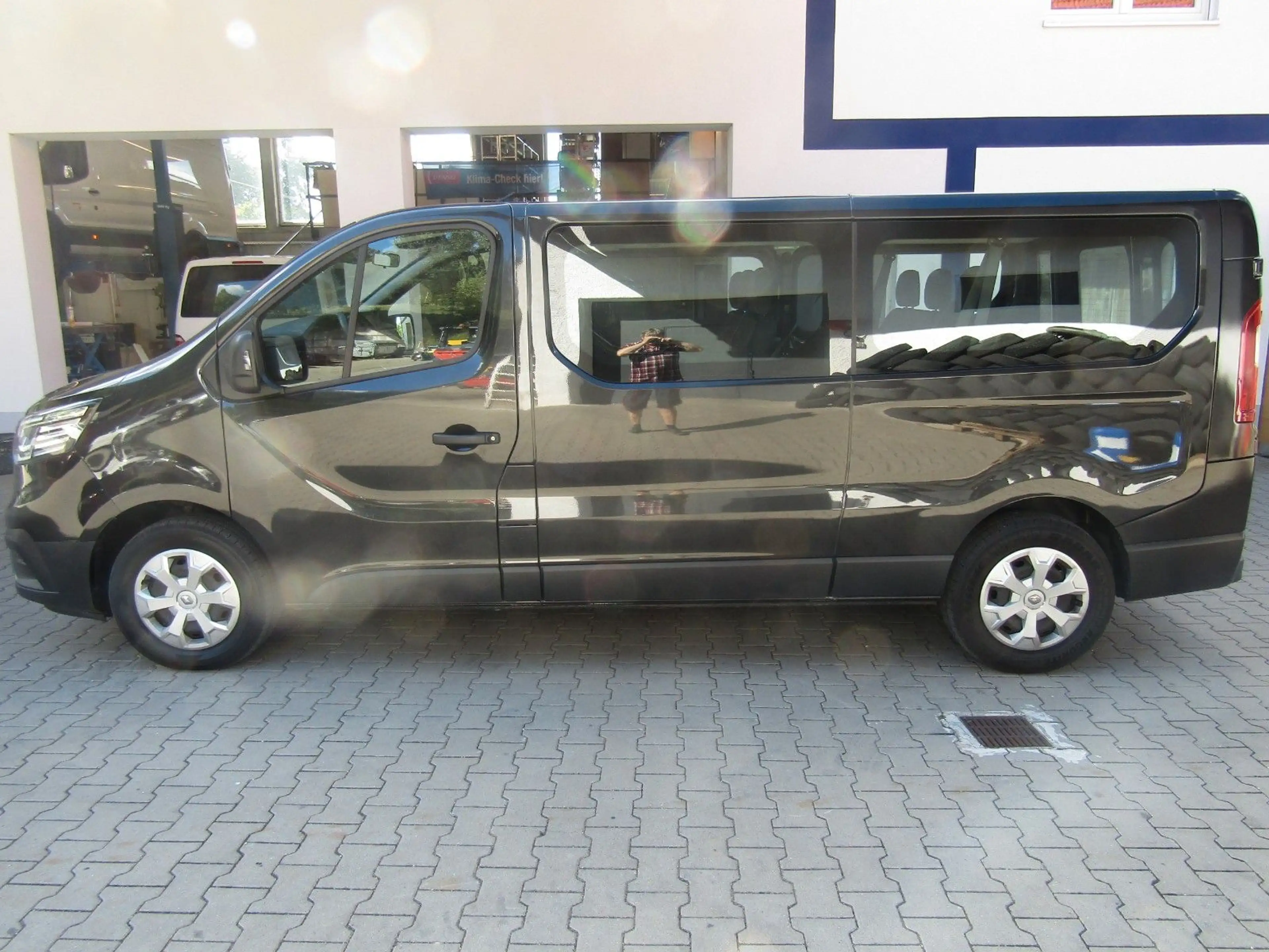 Renault Trafic 9 Sitzer L2 Equilibre Blue dCi 150 3,1t — photo 6