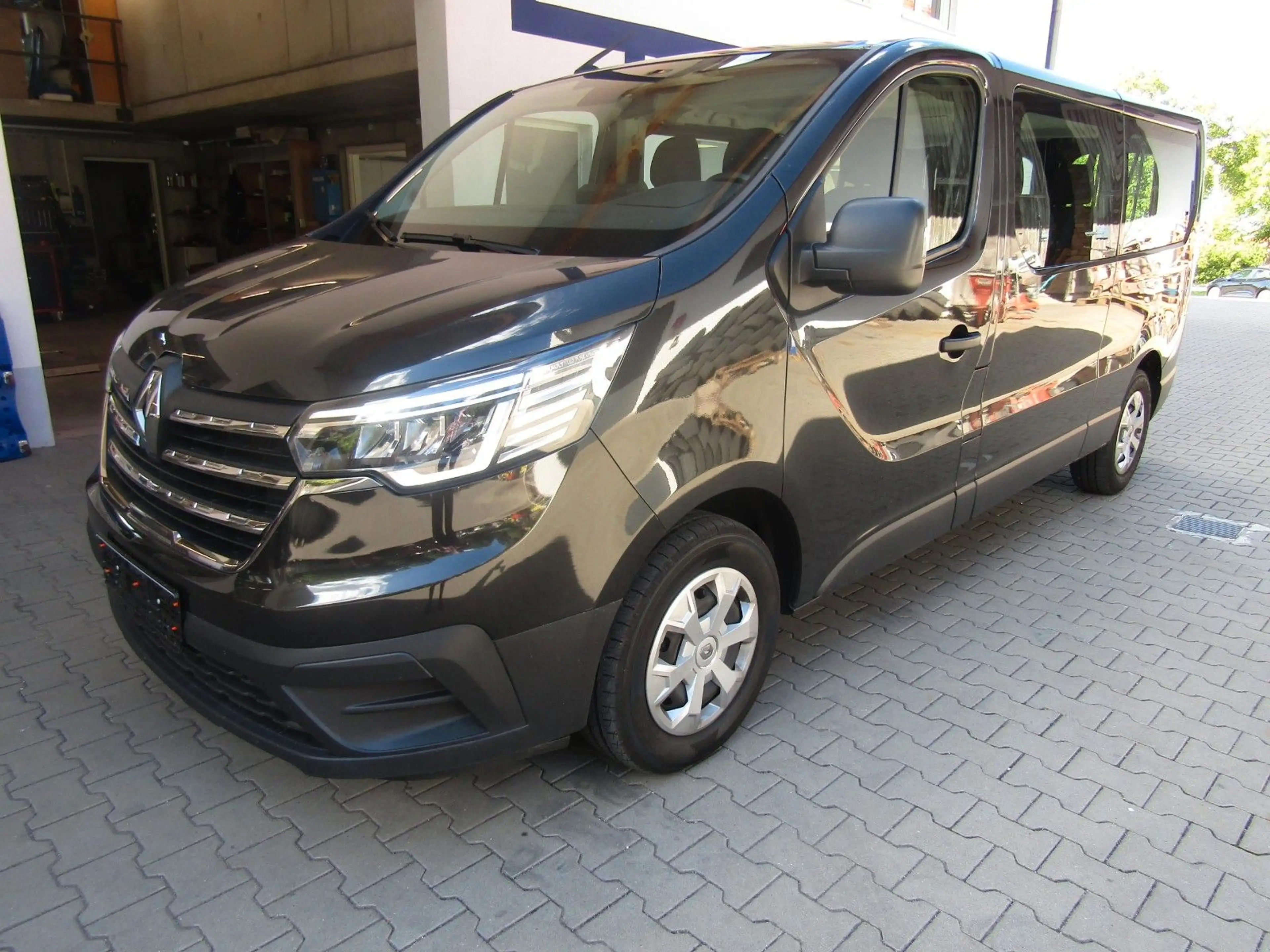 Renault Trafic 9 Sitzer L2 Equilibre Blue dCi 150 3,1t